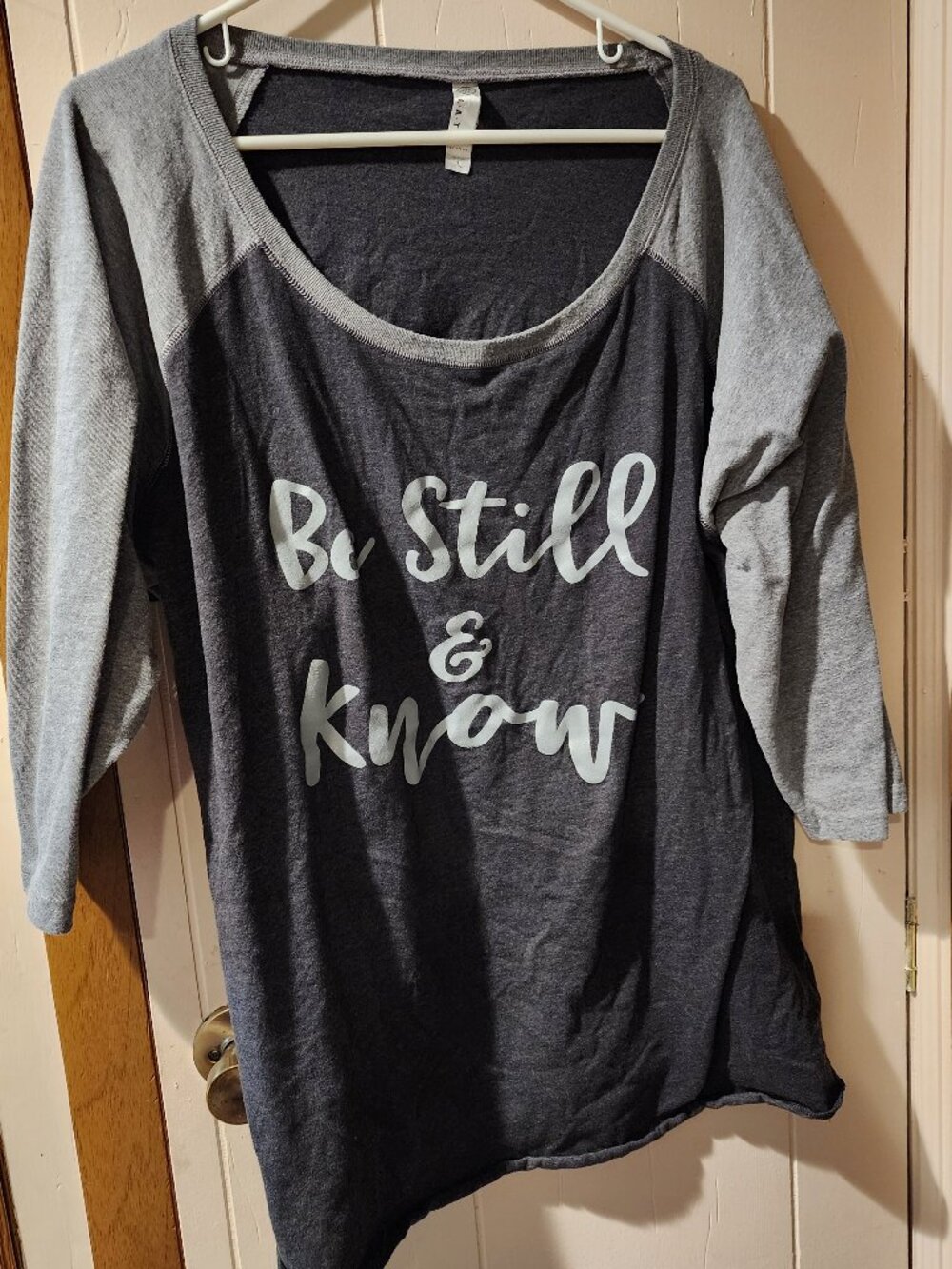 **“Be Still & Know” Graphic Raglan Top | Size 3X | Faith-Based Tee**